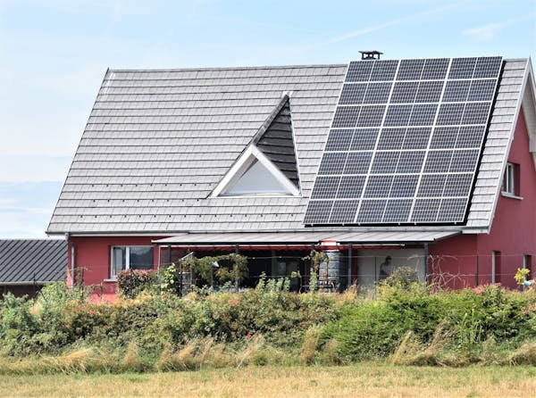 Avis clients sur les bénéfices de l'énergie photovoltaïque